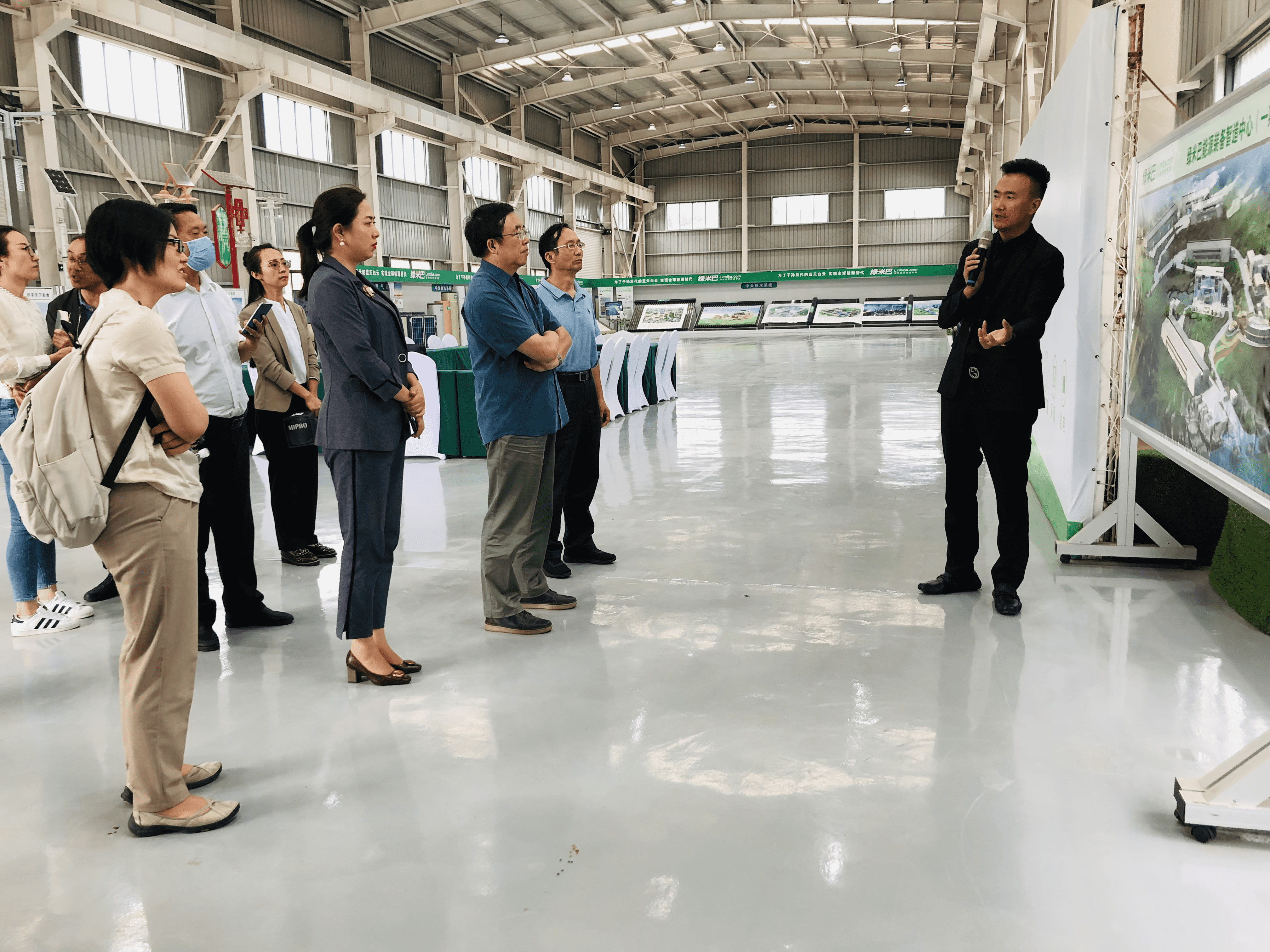 云南省人民政府參事崔運武率調(diào)研組到綠米巴產(chǎn)業(yè)園調(diào)研