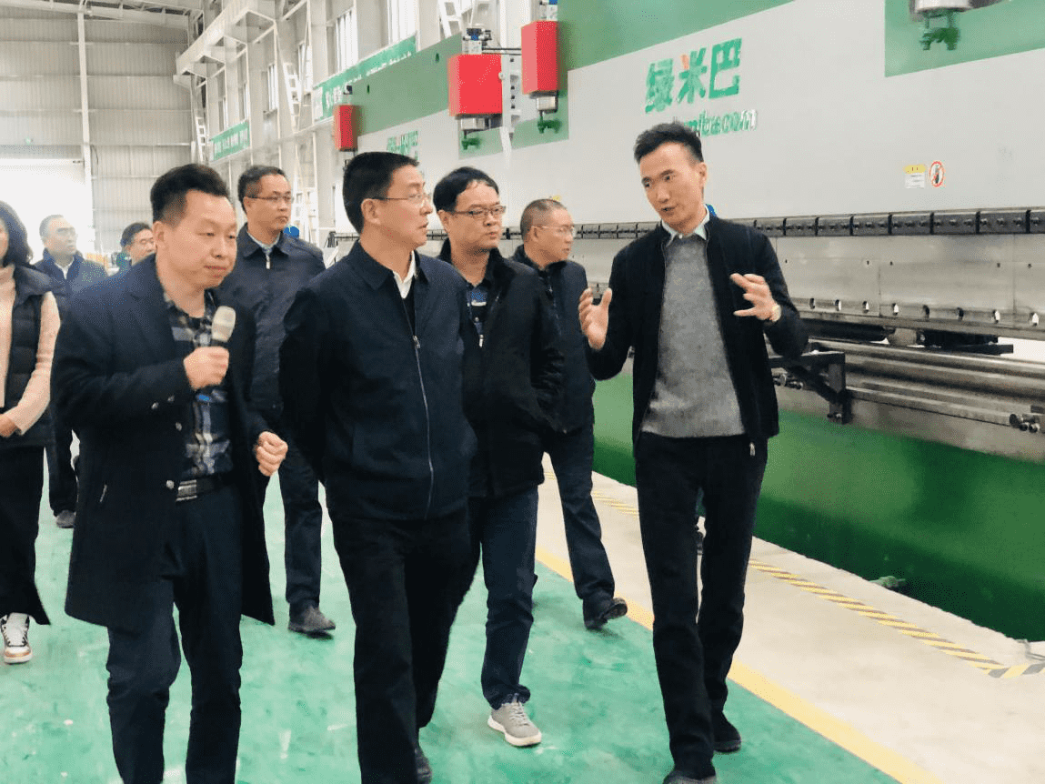 云南省統(tǒng)計局黨組書記、局長李啟榮一行調(diào)研綠米巴產(chǎn)業(yè)園