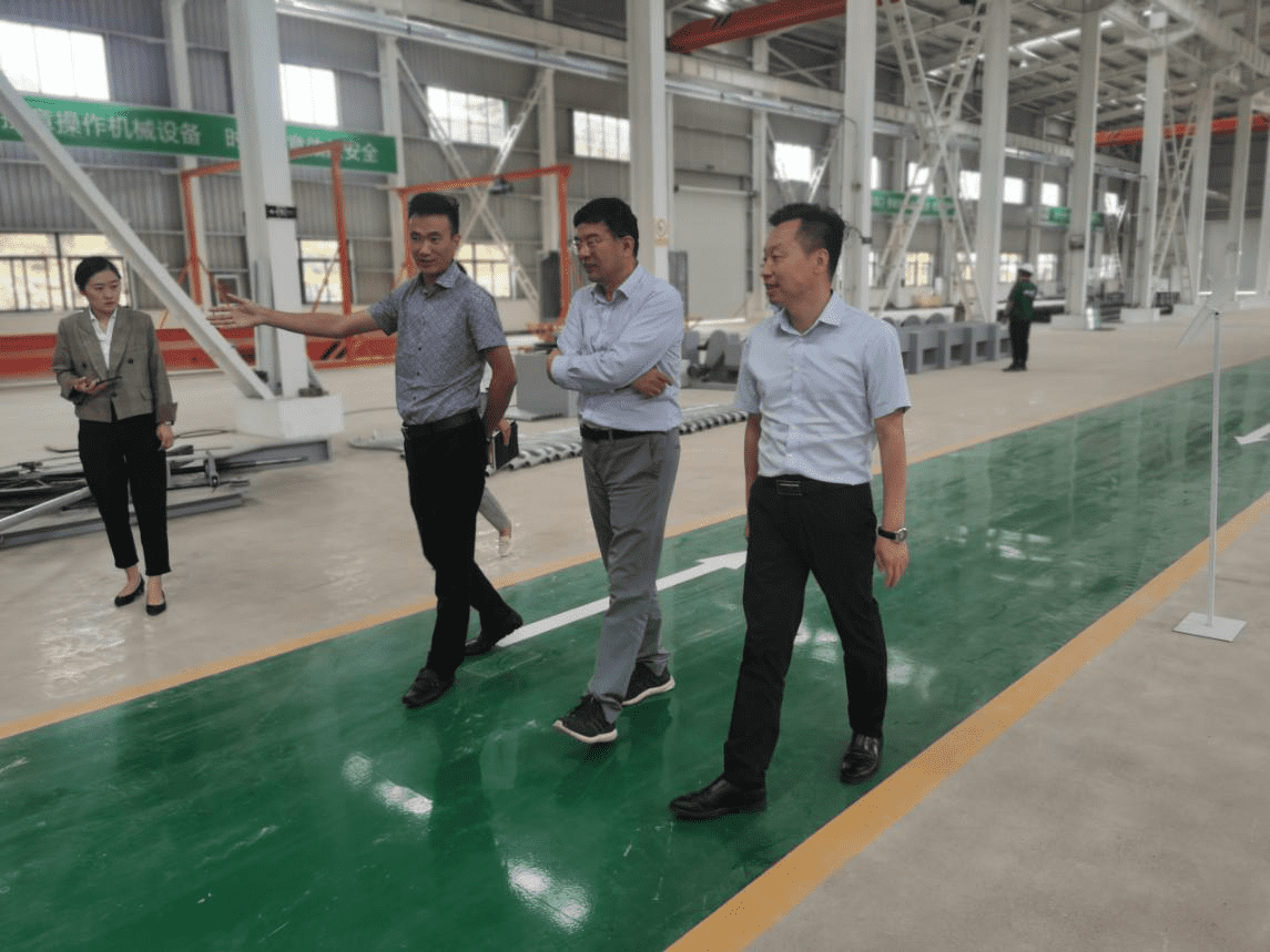 中科院研究員王志峰考察綠米巴裝備智造產業(yè)園