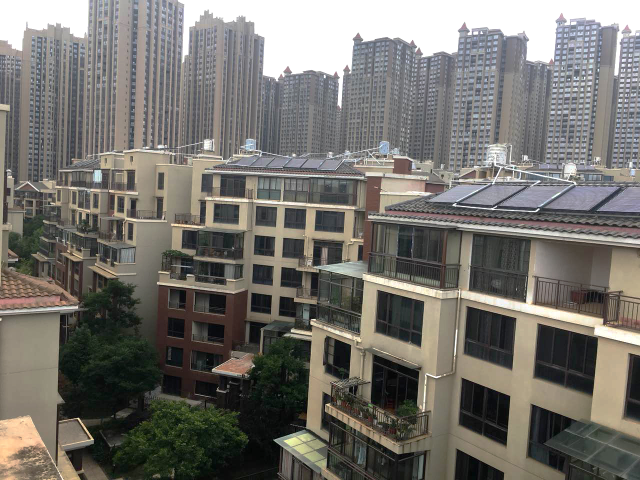 云南白藥小區(qū)太陽能熱水項目